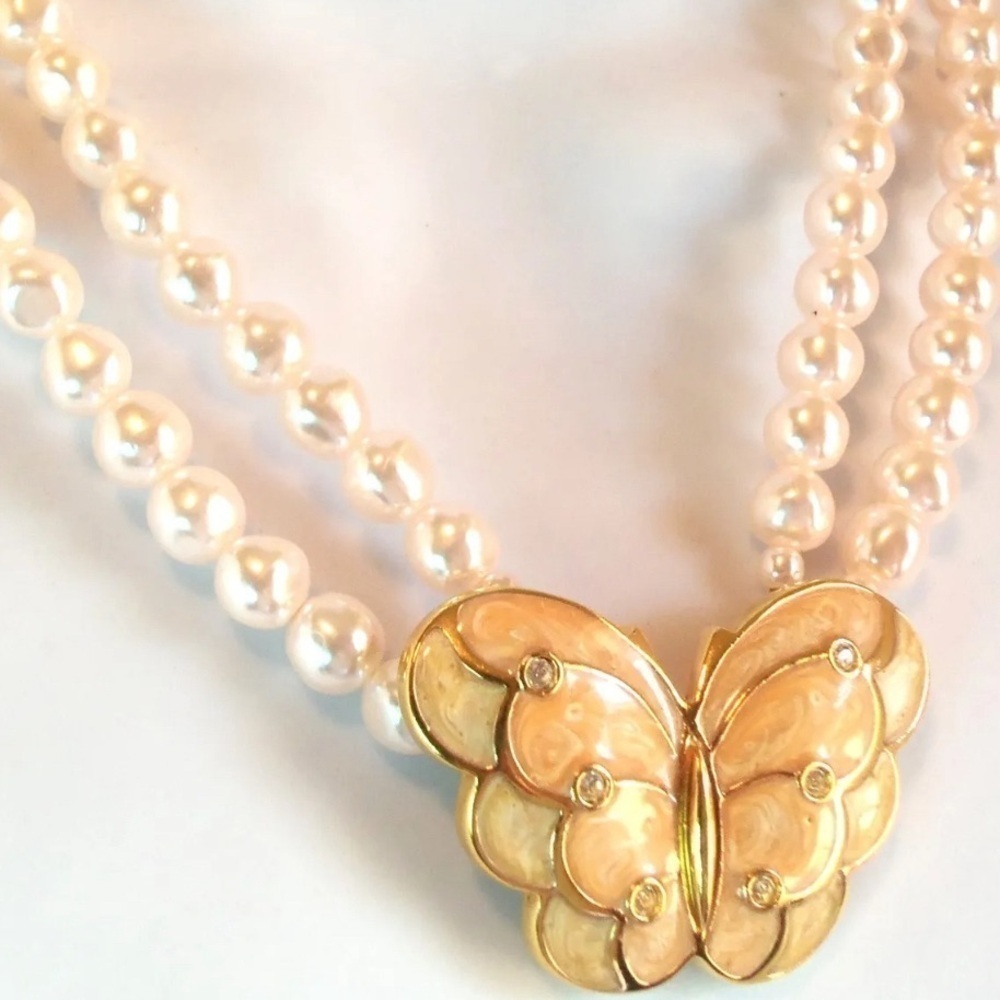 AVON x Kenneth Jay Lane faux pearl necklace w butterfly enamel pendant, VINTAGE